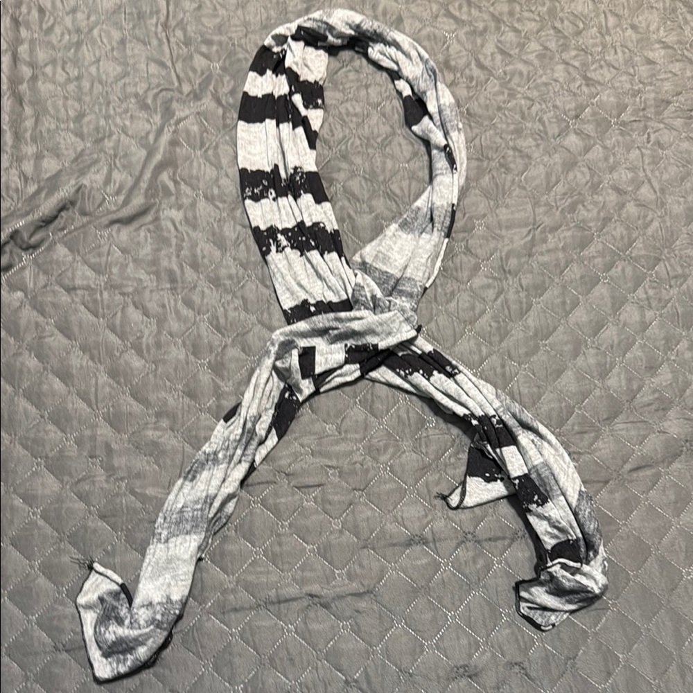 Chic Black and Gray Striped Scarf